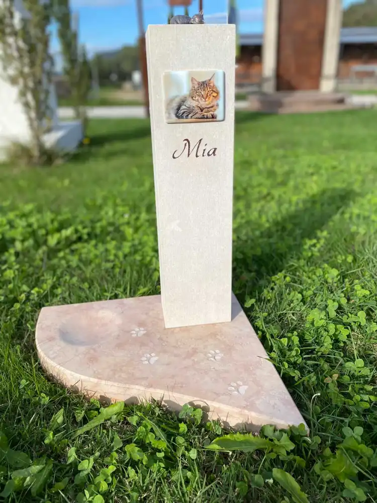 Gedenkstein für eine Katze