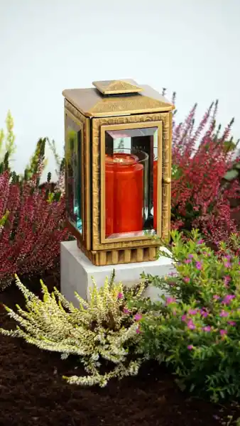 lampada a forma classica in bronzo