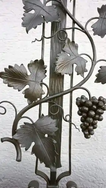 Grabkreuz mit Weinrebe F 39