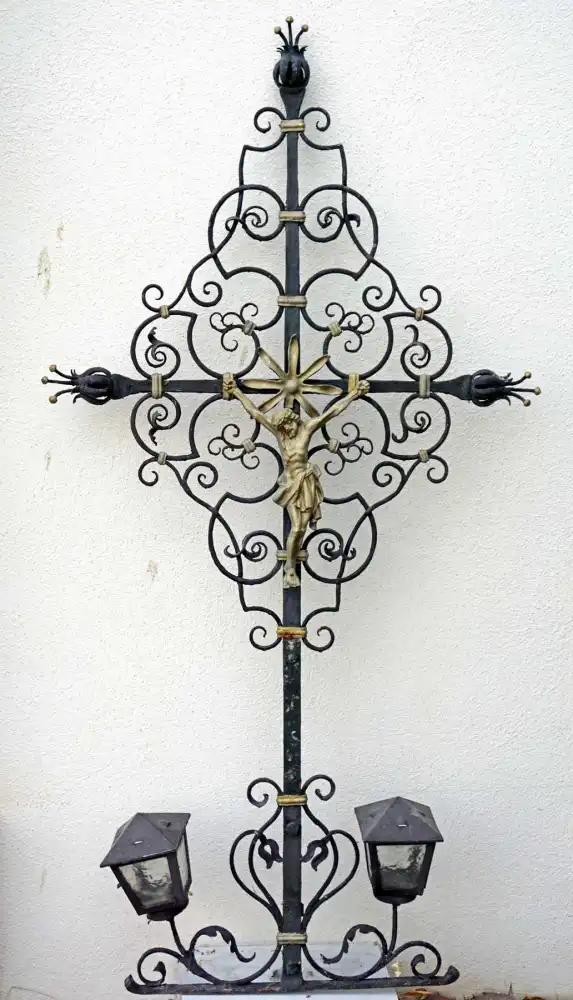 aufwändig geschmiedetes Kreuz aus Südtirol F-46