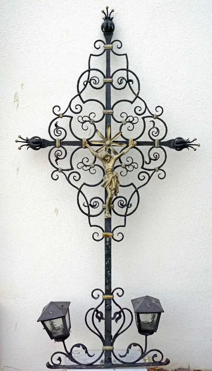 aufwändig geschmiedetes Kreuz aus Südtirol F-46