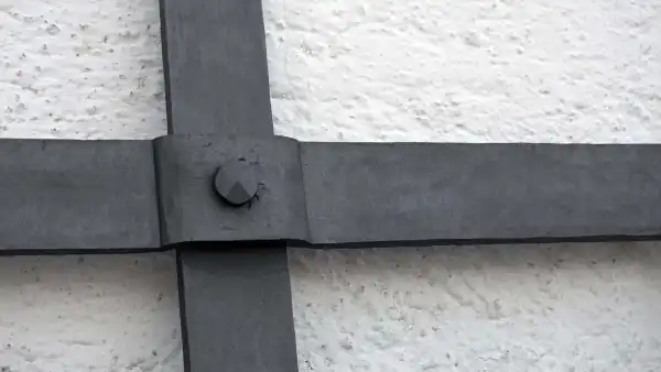 Detail Kreuz aus Schmiedeeisen FS-05