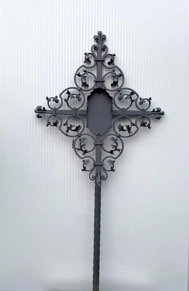 Kreuz mit wunderschönen Schnörkeln FS-11