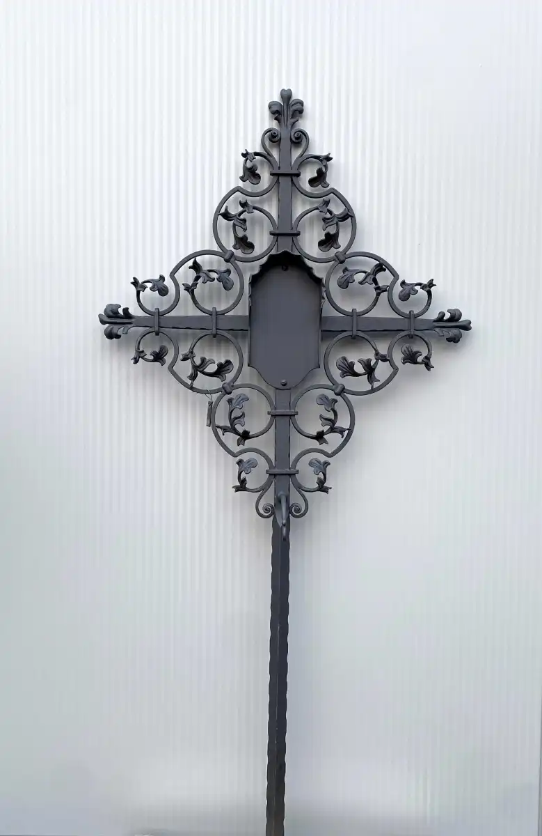 Kreuz mit wunderschönen Schnörkeln FS-11