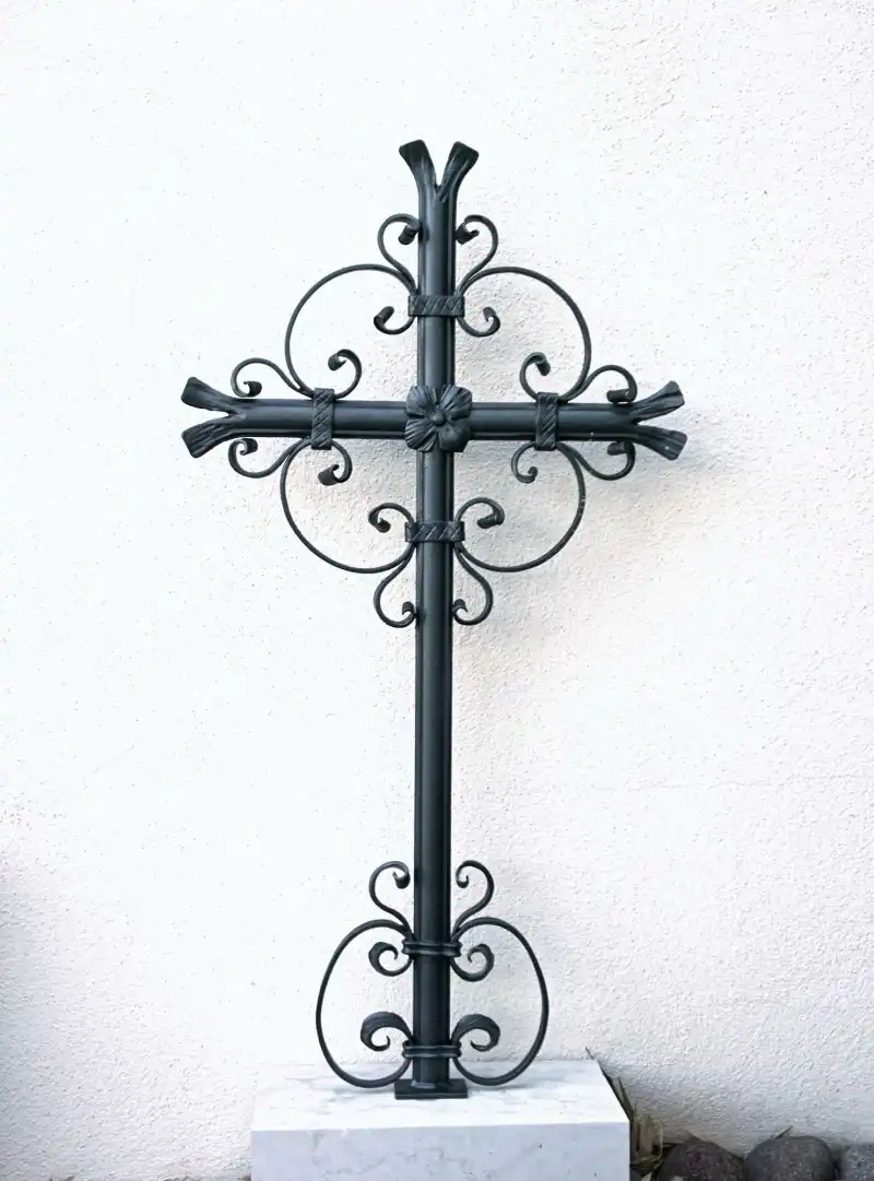 Kleines typisches südtiroler Schmiedeeisenkreuz FS-19