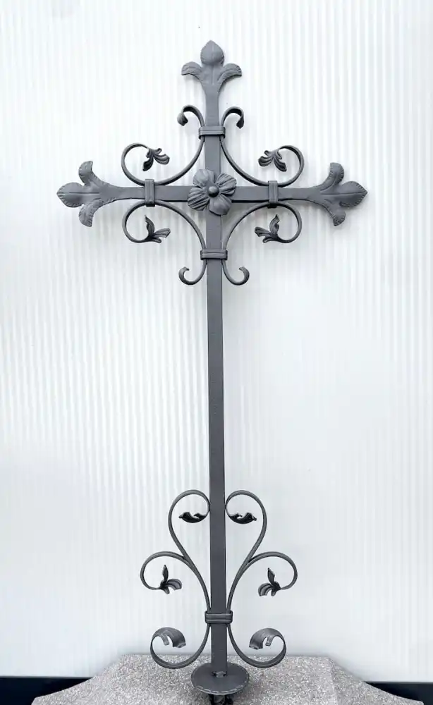 Elegantes kleines Grabkreuz aus Südtirol S-19