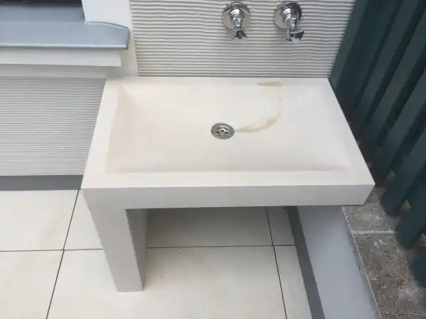 Auf Maß angefertigtes Waschbecken