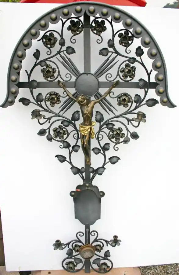 Großes Grabkreuz aus Schmiedeeisen mit Rosen F 14
