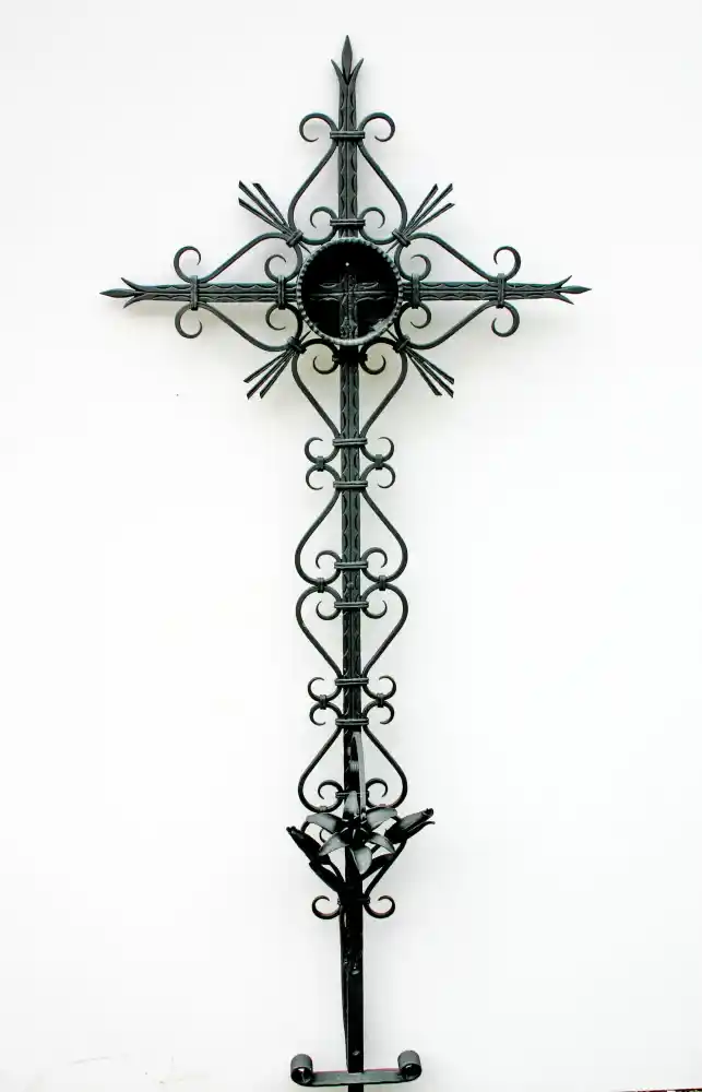 Croce in ferro battuto con gigli FS-03