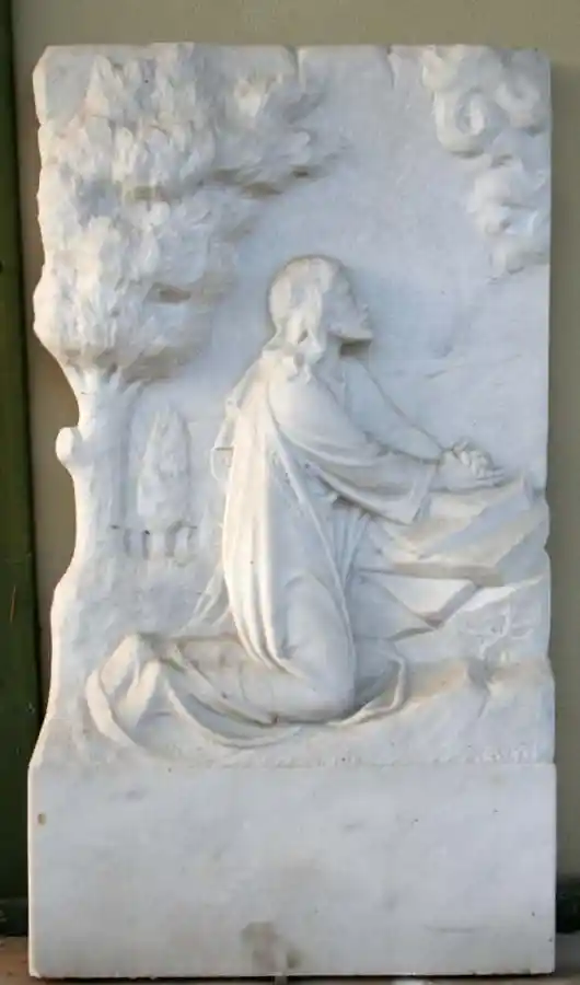 Relief „Christus am Ölberg“ aus Laaser Marmor von Jacob Robert